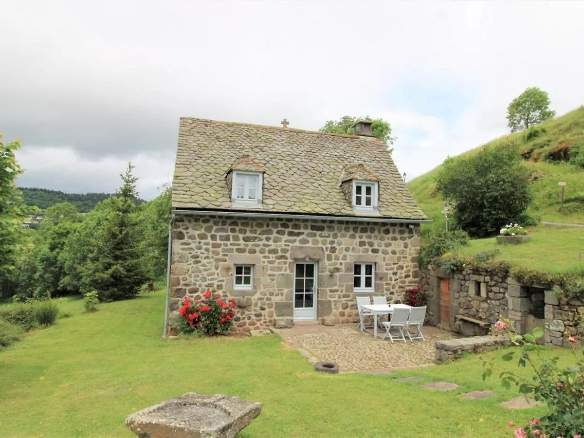 Charmante Maison Au Coeur Du Parc Des Volcans D'Auvergne, Ideale Pour 4 Pers Avec Cheminee Et Jardin - Fr-1-742-371 Villa Albepierre-Bredons Holiday home