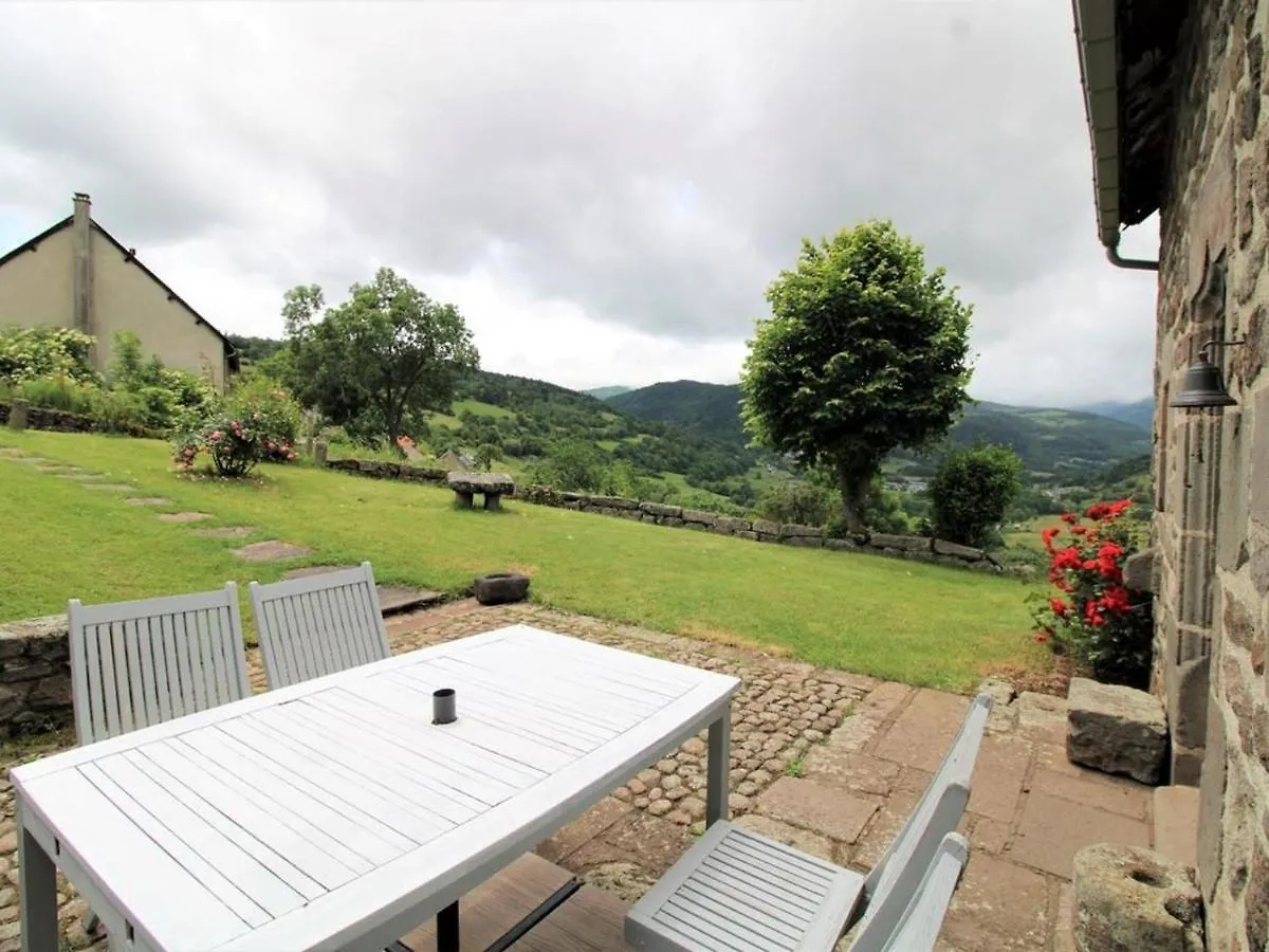 Holiday home Charmante Maison Au Coeur Du Parc Des Volcans D'Auvergne, Ideale Pour 4 Pers Avec Cheminee Et Jardin - Fr-1-742-371 Villa Albepierre-Bredons France