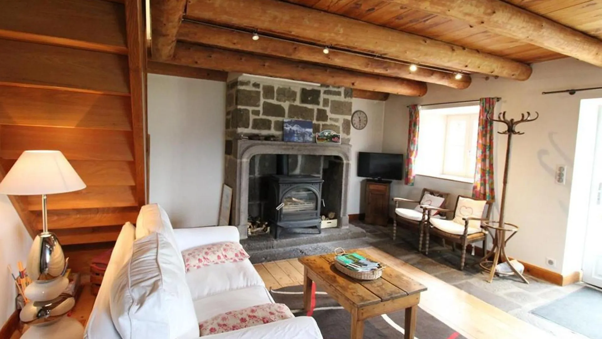 Charmante Maison Au Coeur Du Parc Des Volcans D'Auvergne, Ideale Pour 4 Pers Avec Cheminee Et Jardin - Fr-1-742-371 Villa Albepierre-Bredons Holiday home