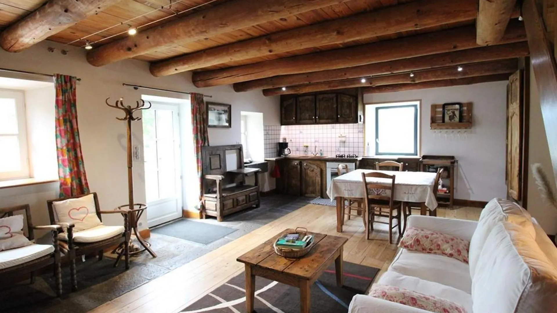 Holiday home Charmante Maison Au Coeur Du Parc Des Volcans D'Auvergne, Ideale Pour 4 Pers Avec Cheminee Et Jardin - Fr-1-742-371 Villa Albepierre-Bredons France