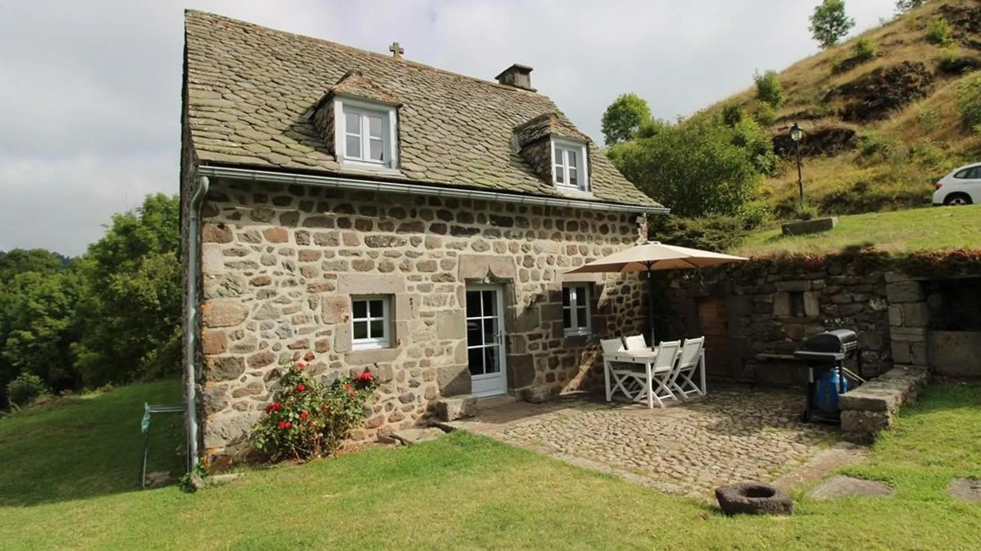 Vila Charmante Maison Au Coeur Du Parc Des Volcans D'Auvergne, Ideale Pour 4 Pers Avec Cheminee Et Jardin - Fr-1-742-371 Albepierre-Bredons